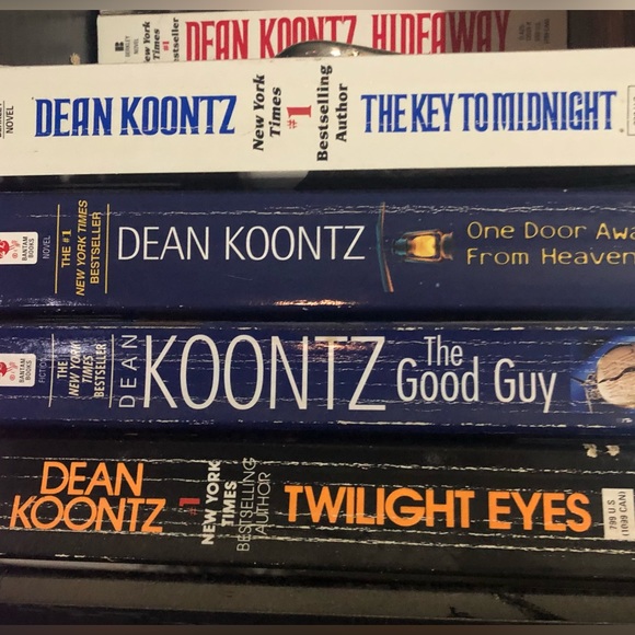 📚 23 Dean Koontz books 📚 - Picture 2 of 3